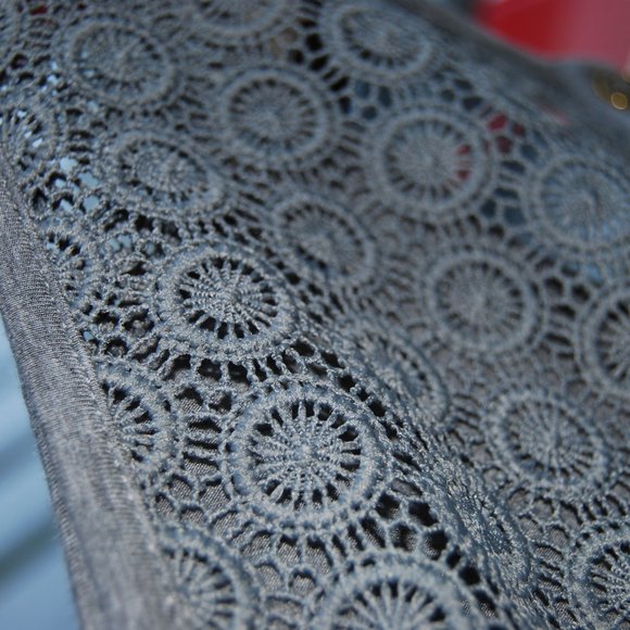 Banana Republic crochet lace back tank - Picture 3 of 6